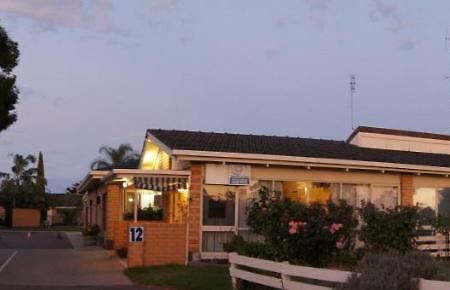 Bordertown Dukes Motorinn Exterior photo