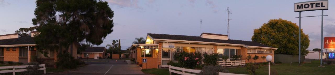 Bordertown Dukes Motorinn Exterior photo